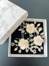 Load image into Gallery viewer, Set of 3 Floral Bobby Pins - Ivory