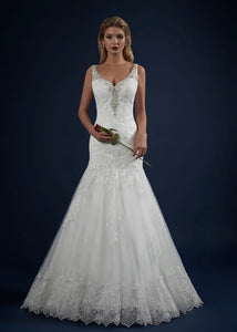 Ivory Lace fit & flair Bridal Gown with lots of sparkle!
