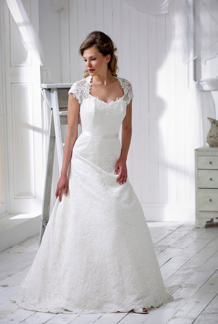 Cherish -  Nicola Anne Ivory A-line Lace Bridal Gown Size 14